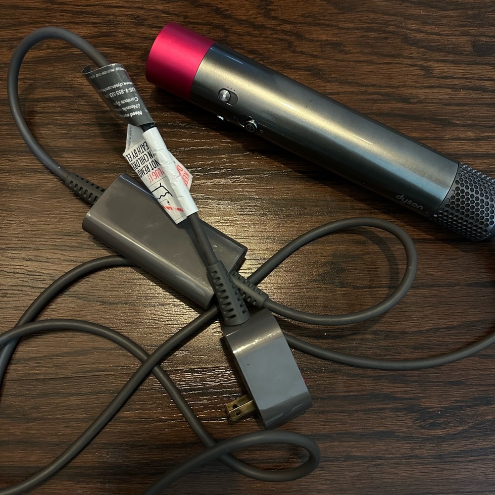 Dyson Airwrap Multi-Styler - Picture 8 of 9